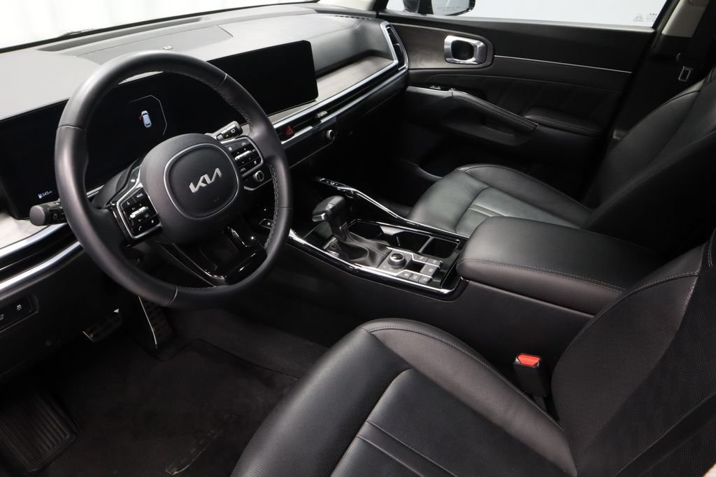 Used 2025 Kia Sorento SX AWD/4WD image 23