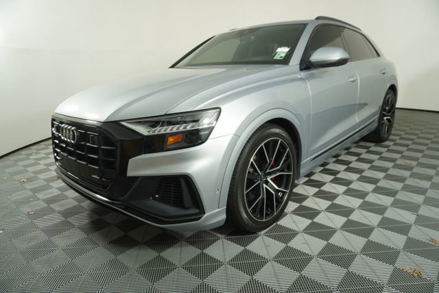 Used 2021 Audi Q8 Prestige w/ Prestige Package image 3
