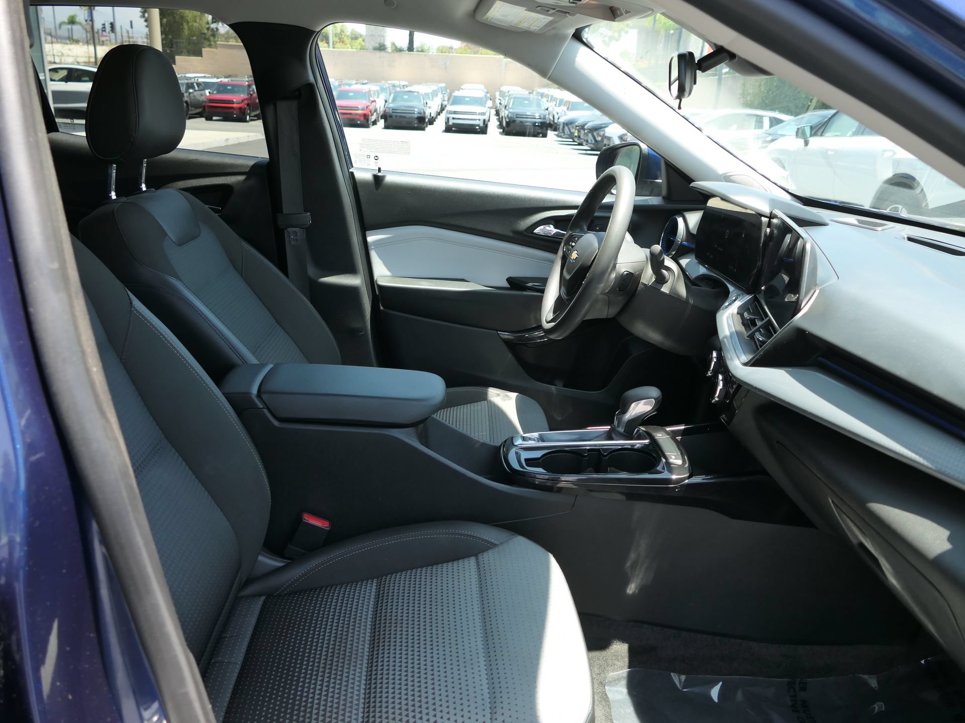 Used 2024 Chevrolet Trax LT FWD image 26