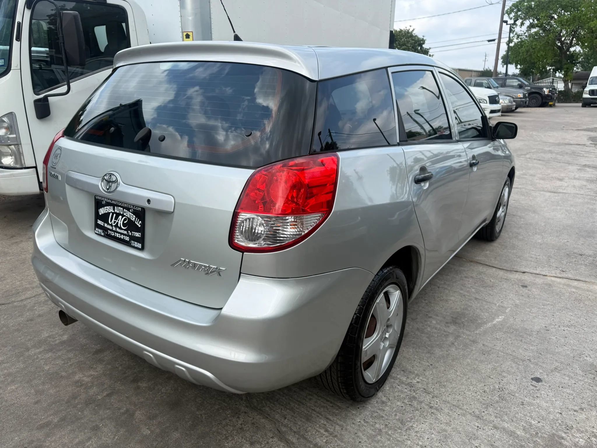 Used 2004 Toyota Matrix FWD image 7