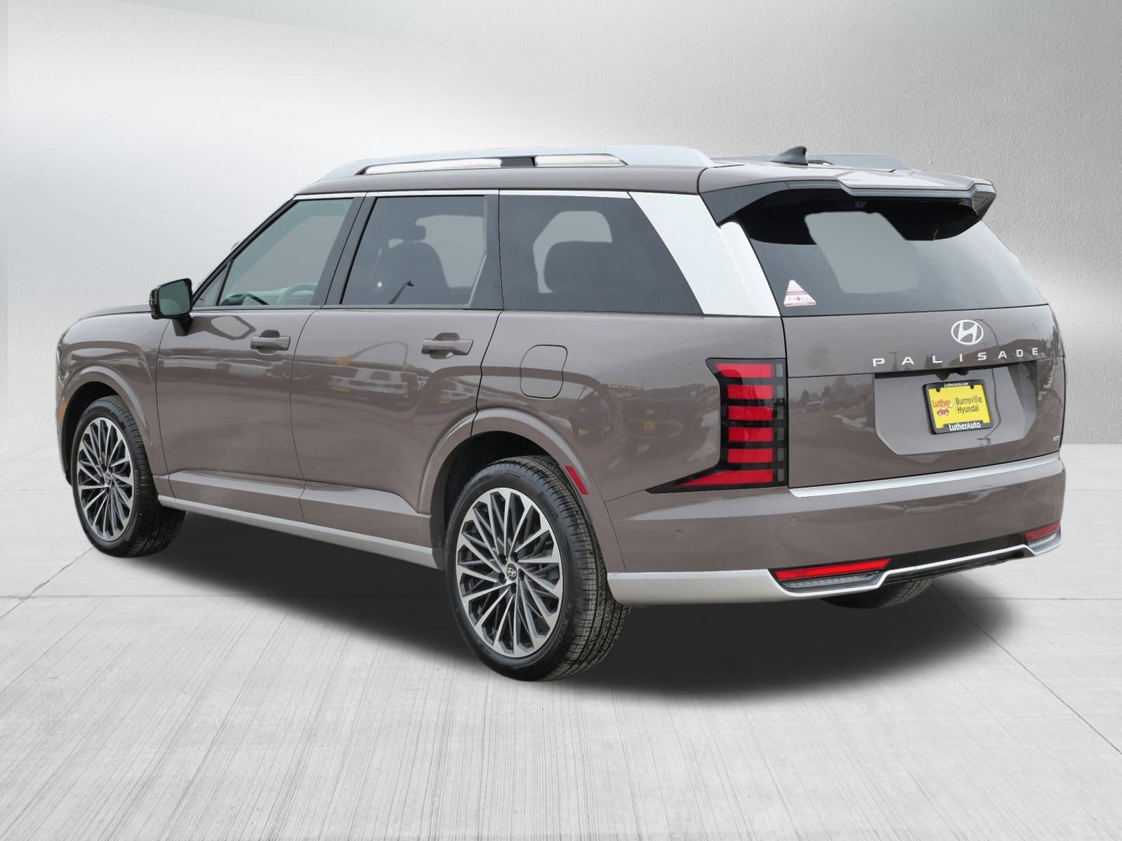 Used 2026 Hyundai Palisade Calligraphy image 5