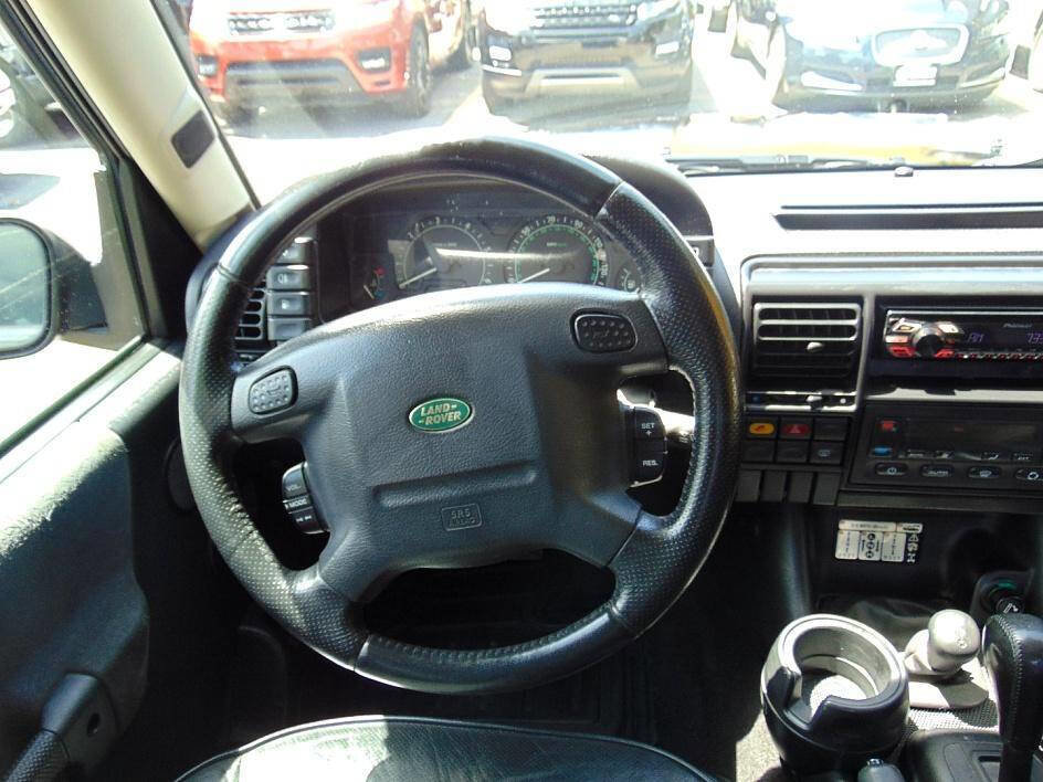 Used 2003 Land Rover Discovery SE image 23