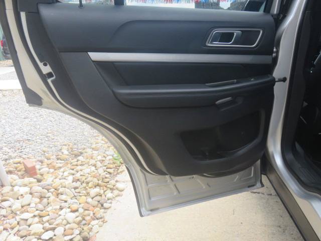 Used 2017 Ford Explorer XLT AWD/4WD image 24