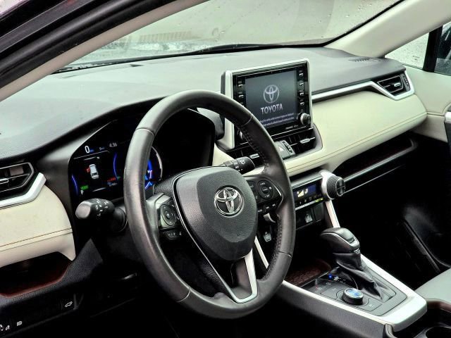Used 2019 Toyota RAV4 Limited image 11