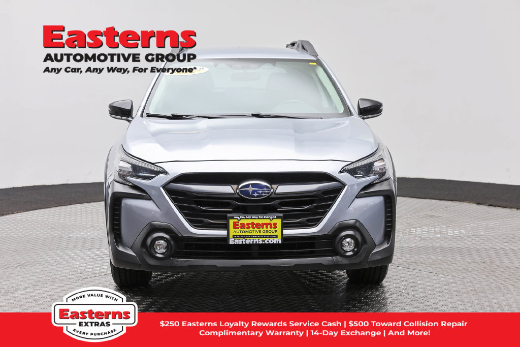 Used 2023 Subaru Outback Premium AWD/4WD image 3