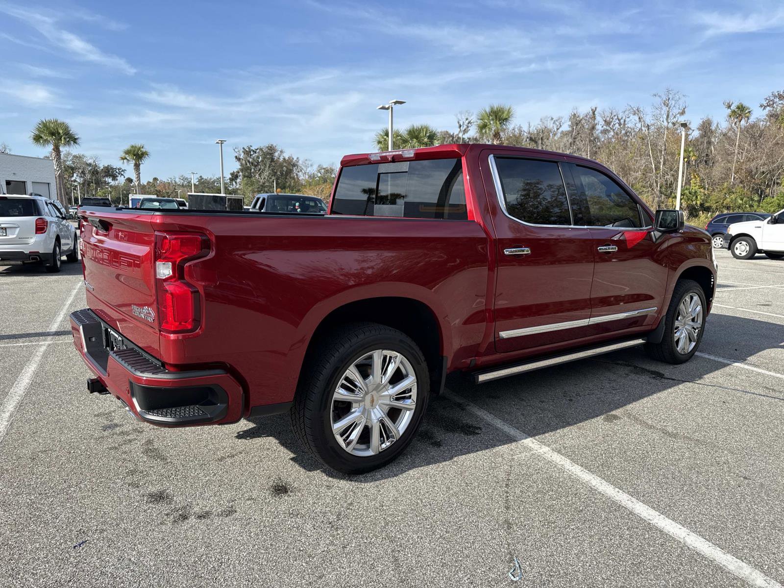 Used 2022 Chevrolet Silverado 1500 High Country w/ High Country Premium Package image 3