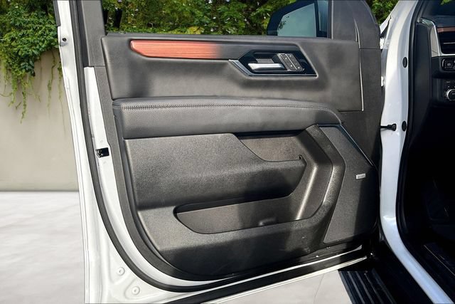 Used 2026 GMC Yukon Denali w/ Sun & Power Step Package AWD/4WD image 19