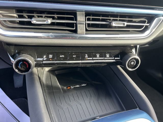 New 2026 Chevrolet Equinox EV LT image 25