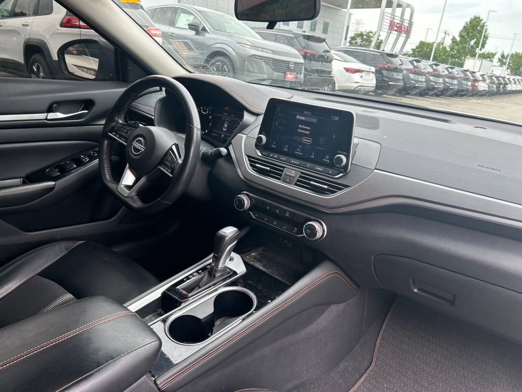 Used 2024 Nissan Altima 2.5 SR FWD image 12