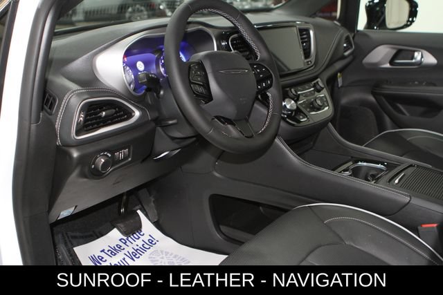 New 2027 Chrysler Pacifica Limited AWD/4WD image 15
