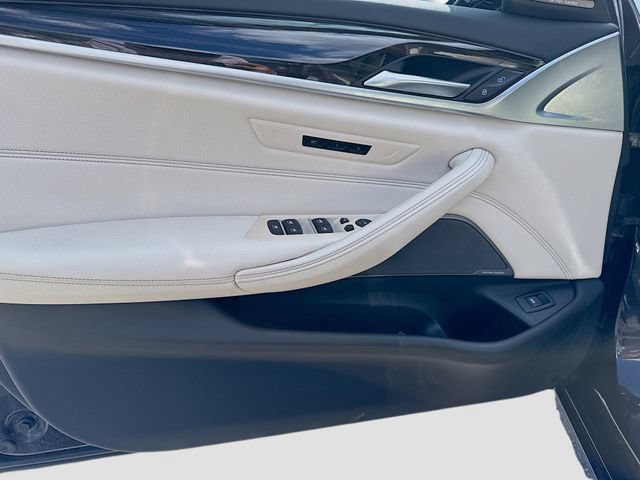 Used 2023 BMW 530i w/ Premium Package RWD image 23