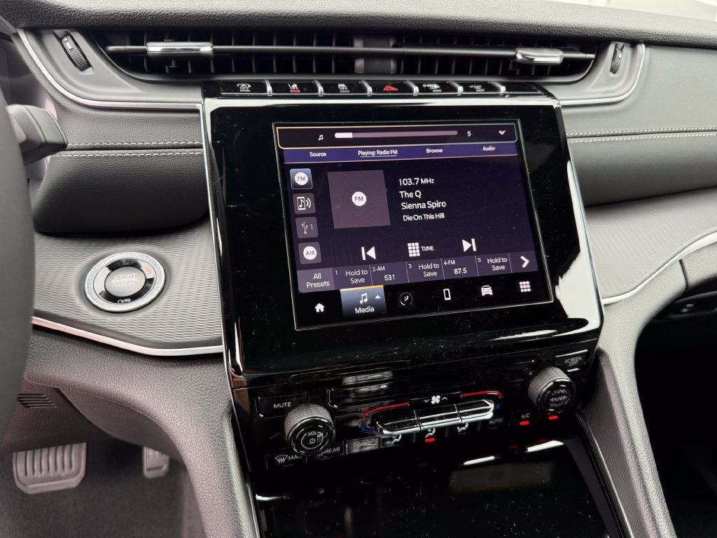 New 2026 Jeep Grand Cherokee Laredo AWD/4WD image 10