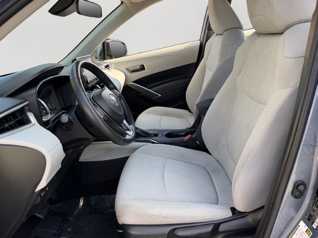 Used 2022 Toyota Corolla Cross LE w/ Moonroof Package AWD/4WD image 14