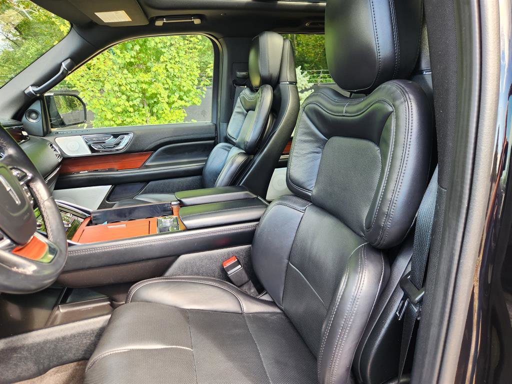 Used 2021 Lincoln Navigator Reserve w/ Luxury Package image 33