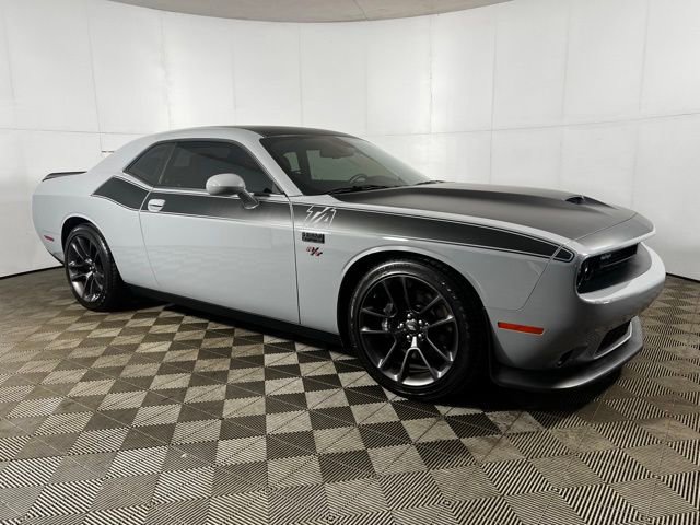 Used 2022 Dodge Challenger R/T w/ T/A Package image 6