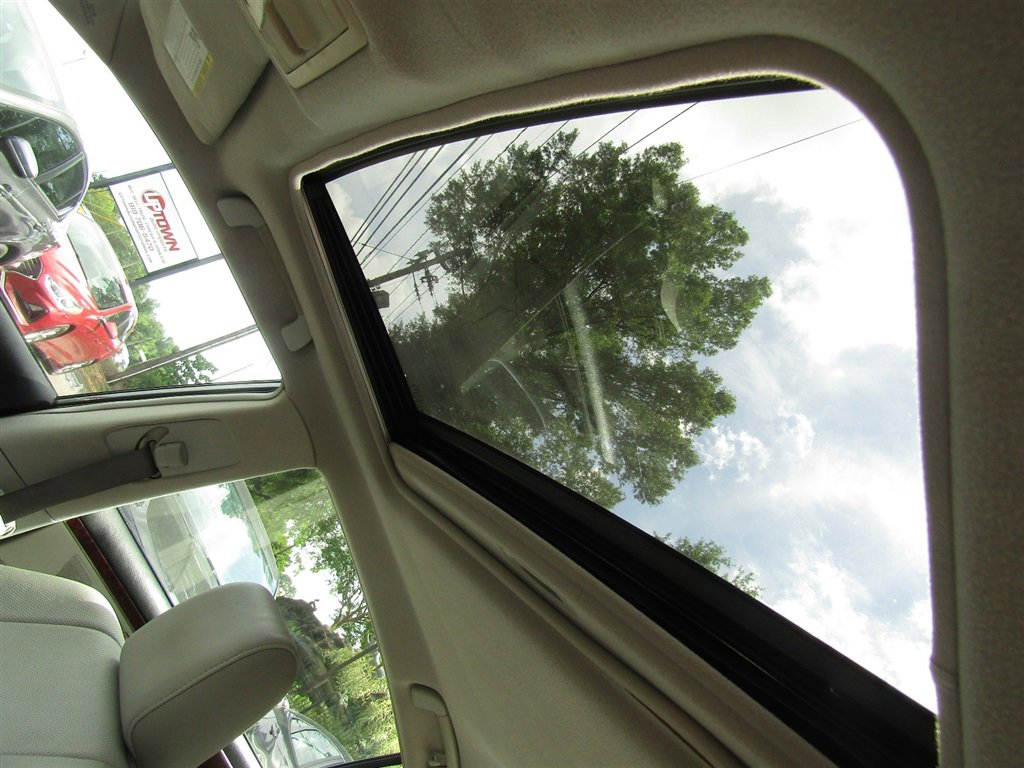 Used 2011 Toyota Avalon Limited FWD image 23