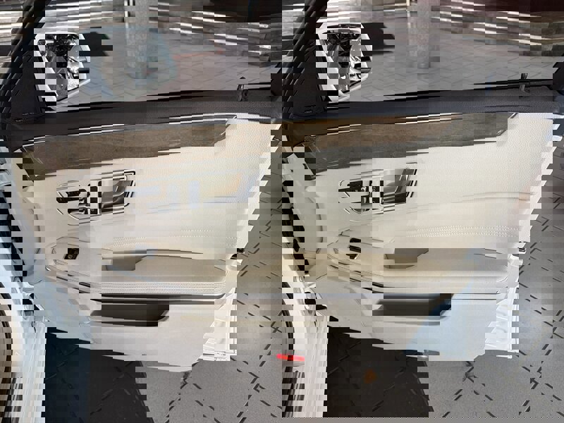 Used 2014 Mercedes-Benz E 350 4MATIC Sedan image 31