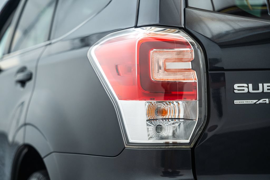 Used 2018 Subaru Forester 2.5i Limited AWD/4WD image 8