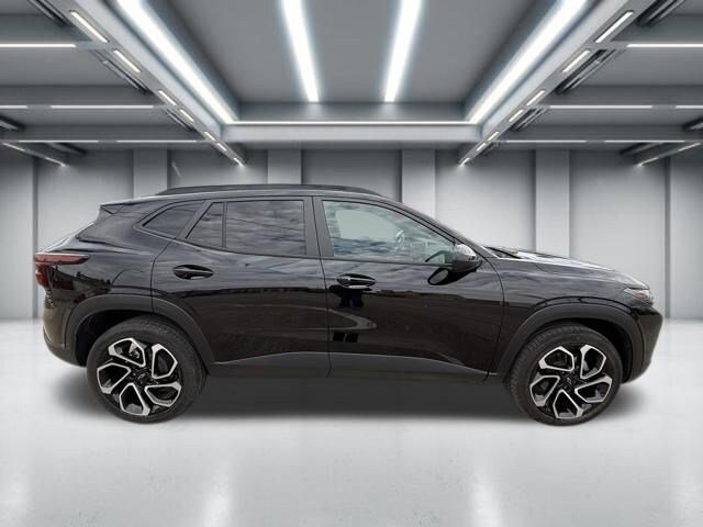 Used 2024 Chevrolet Trax RS
