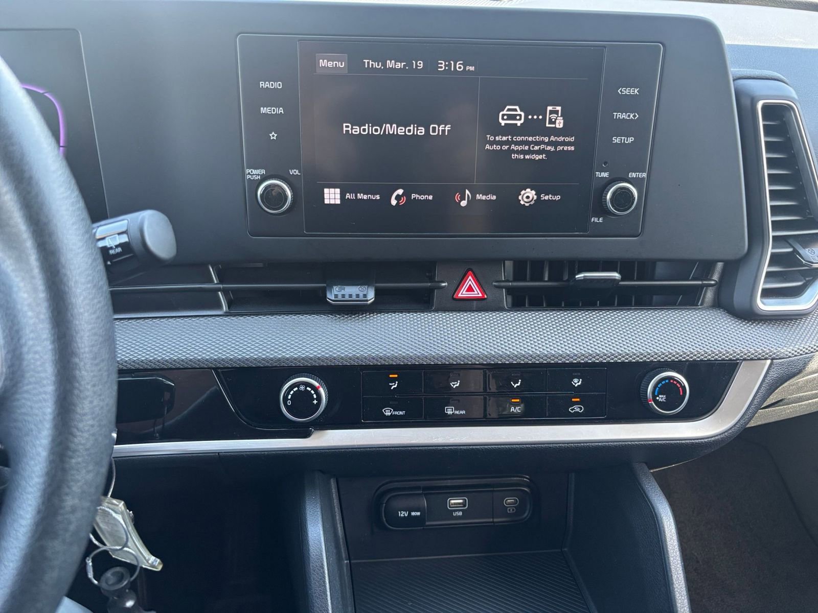 Used 2025 Kia Sportage LX image 17