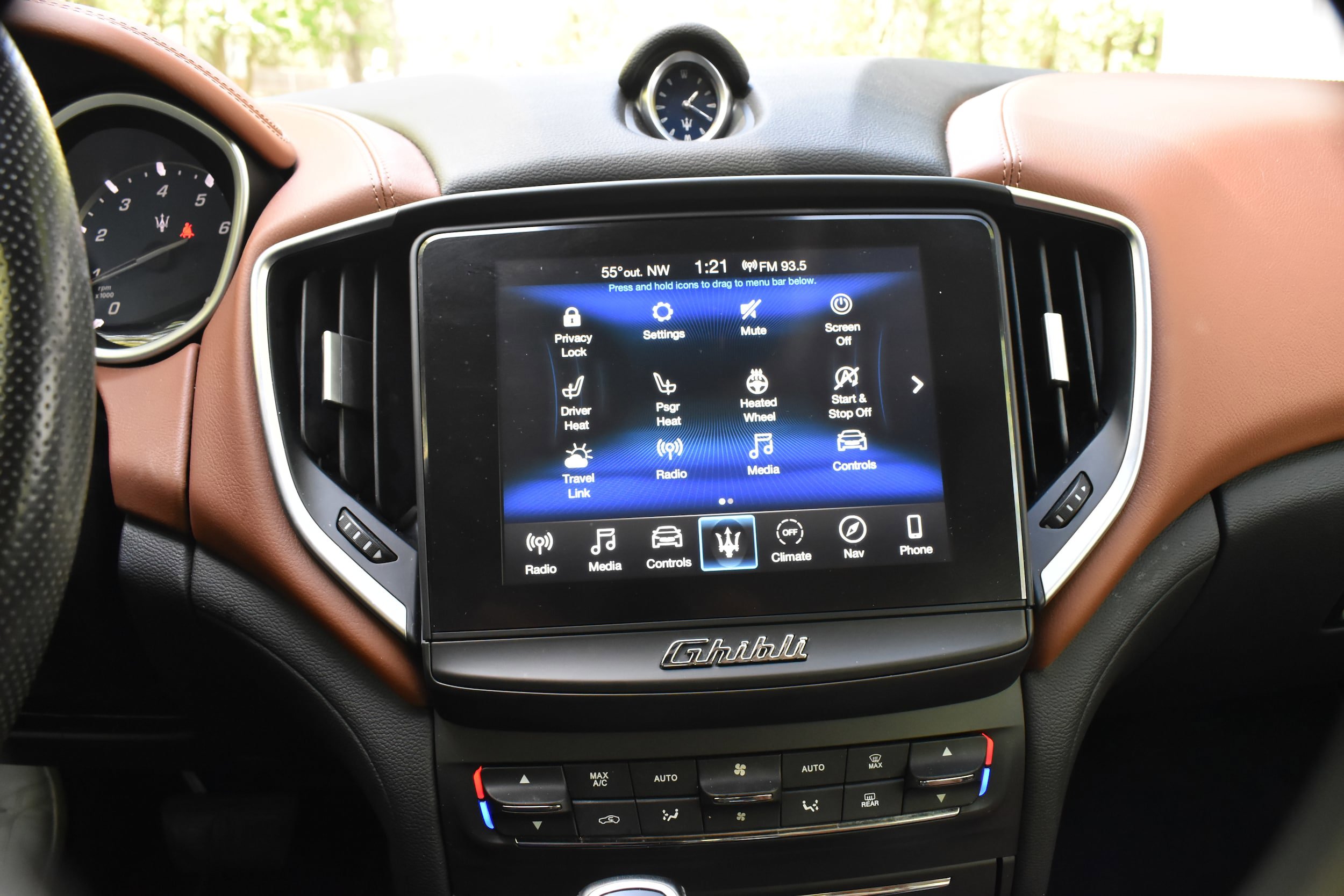 Used 2020 Maserati Ghibli RWD image 33