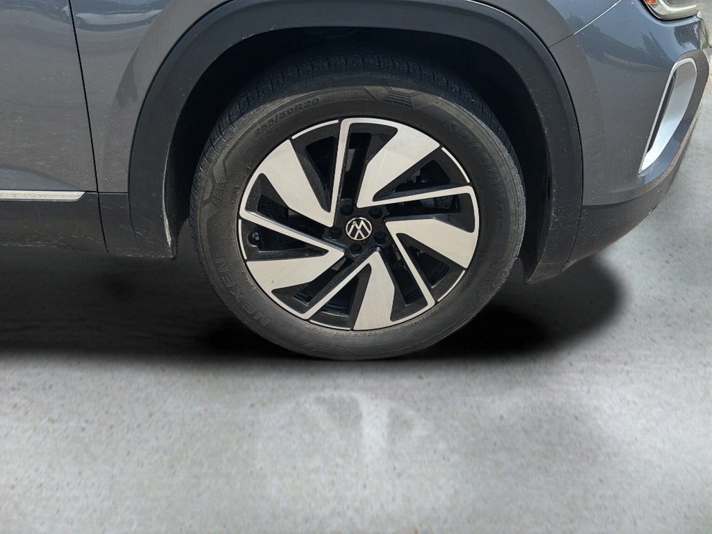 Used 2024 Volkswagen Atlas SEL AWD/4WD image 9