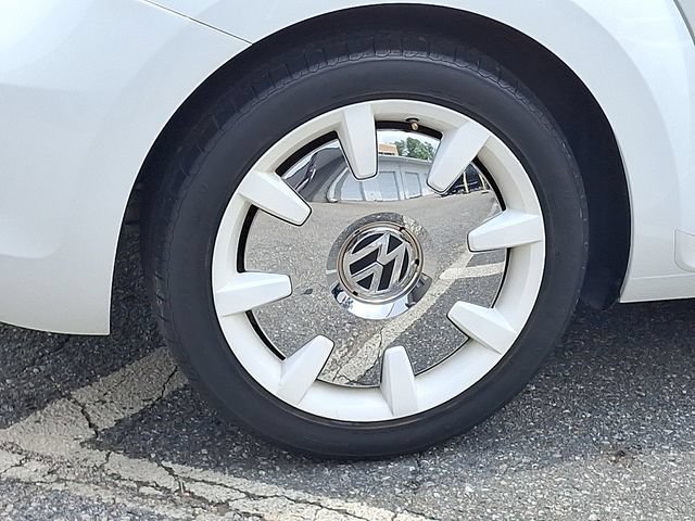 Used 2018 Volkswagen Beetle 2.0T SE FWD image 27