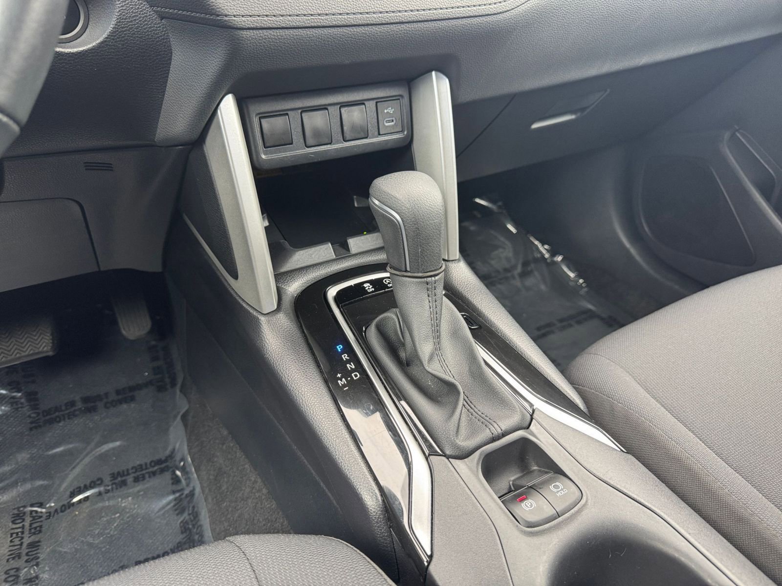 Used 2025 Toyota Corolla Cross LE image 40