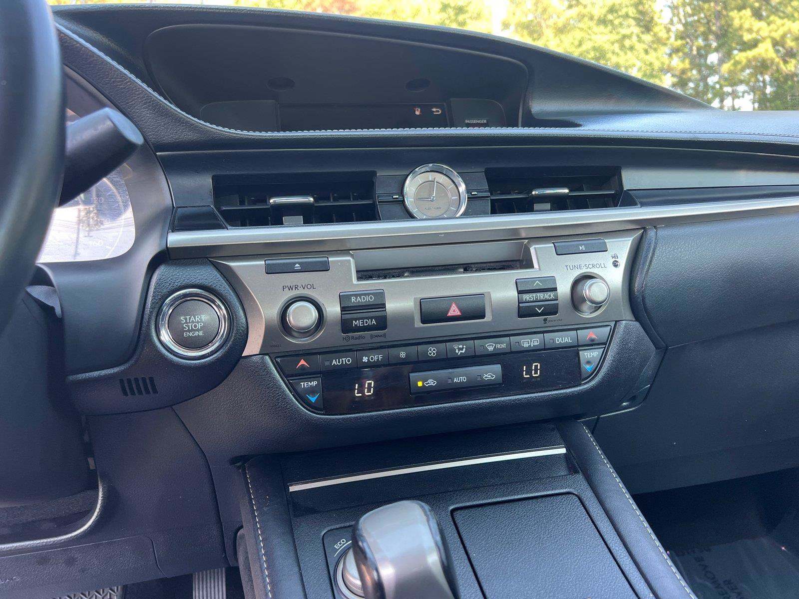 Used 2016 Lexus ES 350 w/ Accessory Package FWD image 28