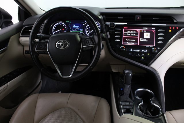 Used 2020 Toyota Camry XLE image 10