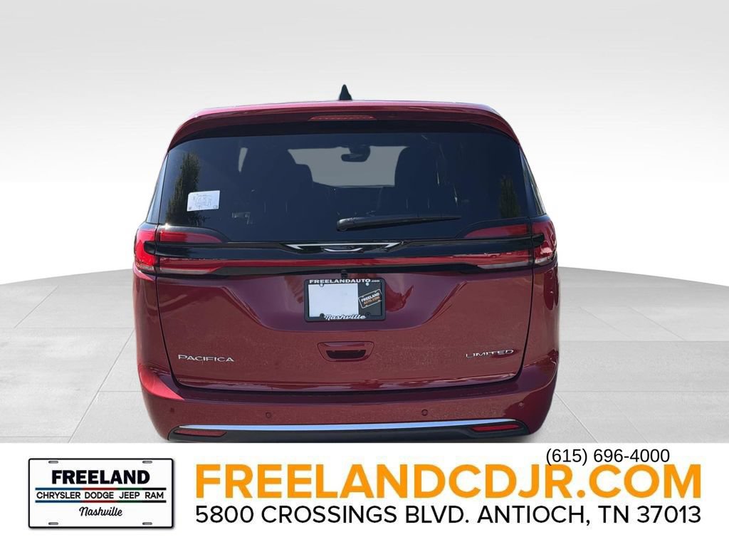 New 2027 Chrysler Pacifica Limited FWD image 4