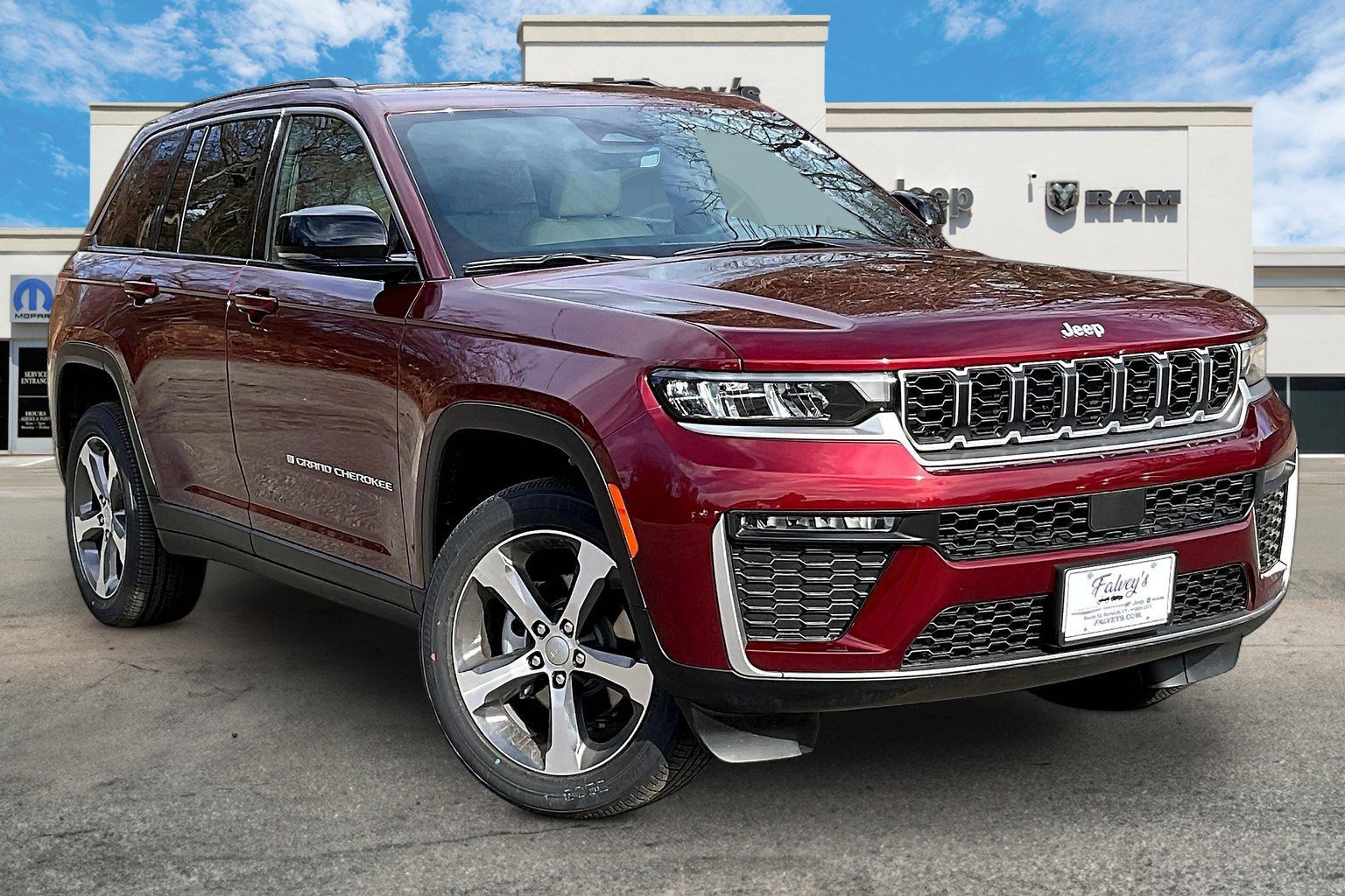 New 2026 Jeep Grand Cherokee Limited image 2