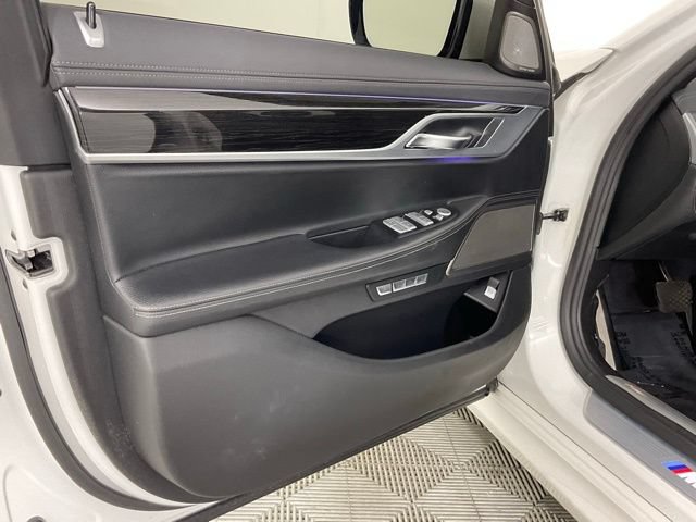 Used 2017 BMW 740i RWD image 13