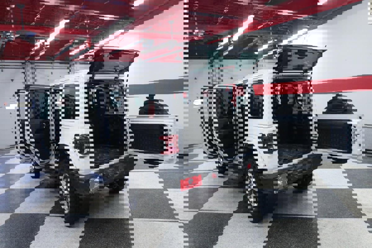 Used 2021 Jeep Wrangler Unlimited Sahara image 27