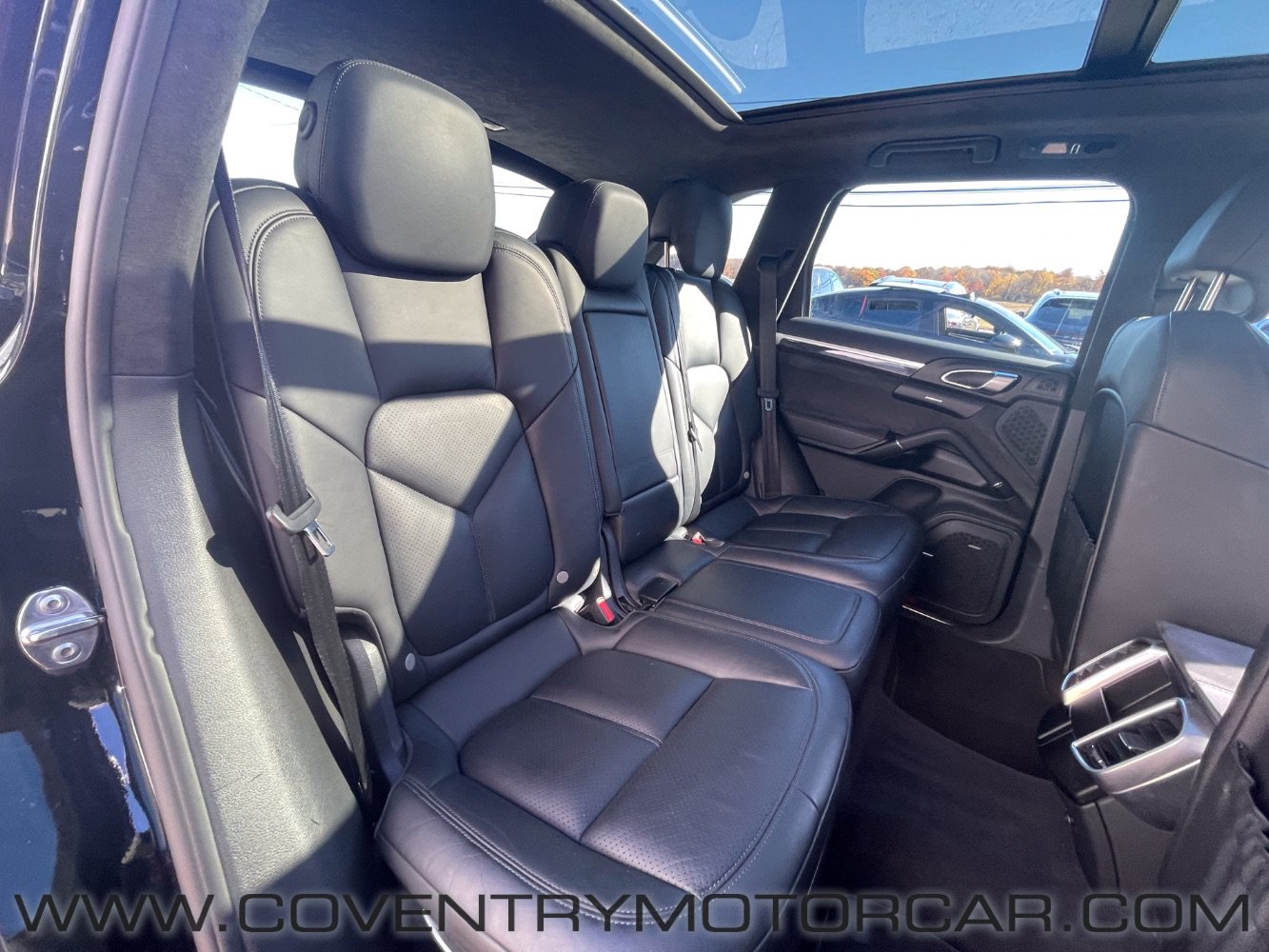 Used 2016 Porsche Cayenne GTS AWD/4WD image 32