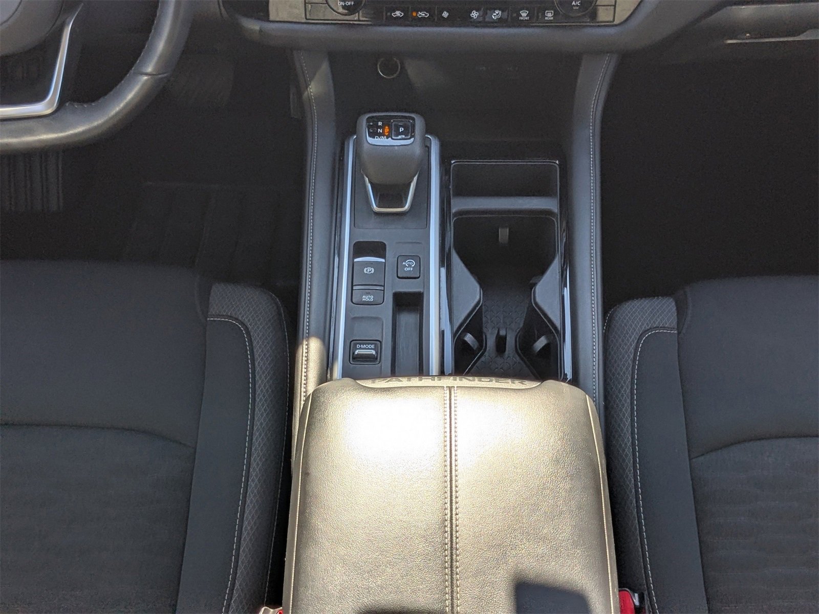 Used 2025 Nissan Pathfinder SV image 21