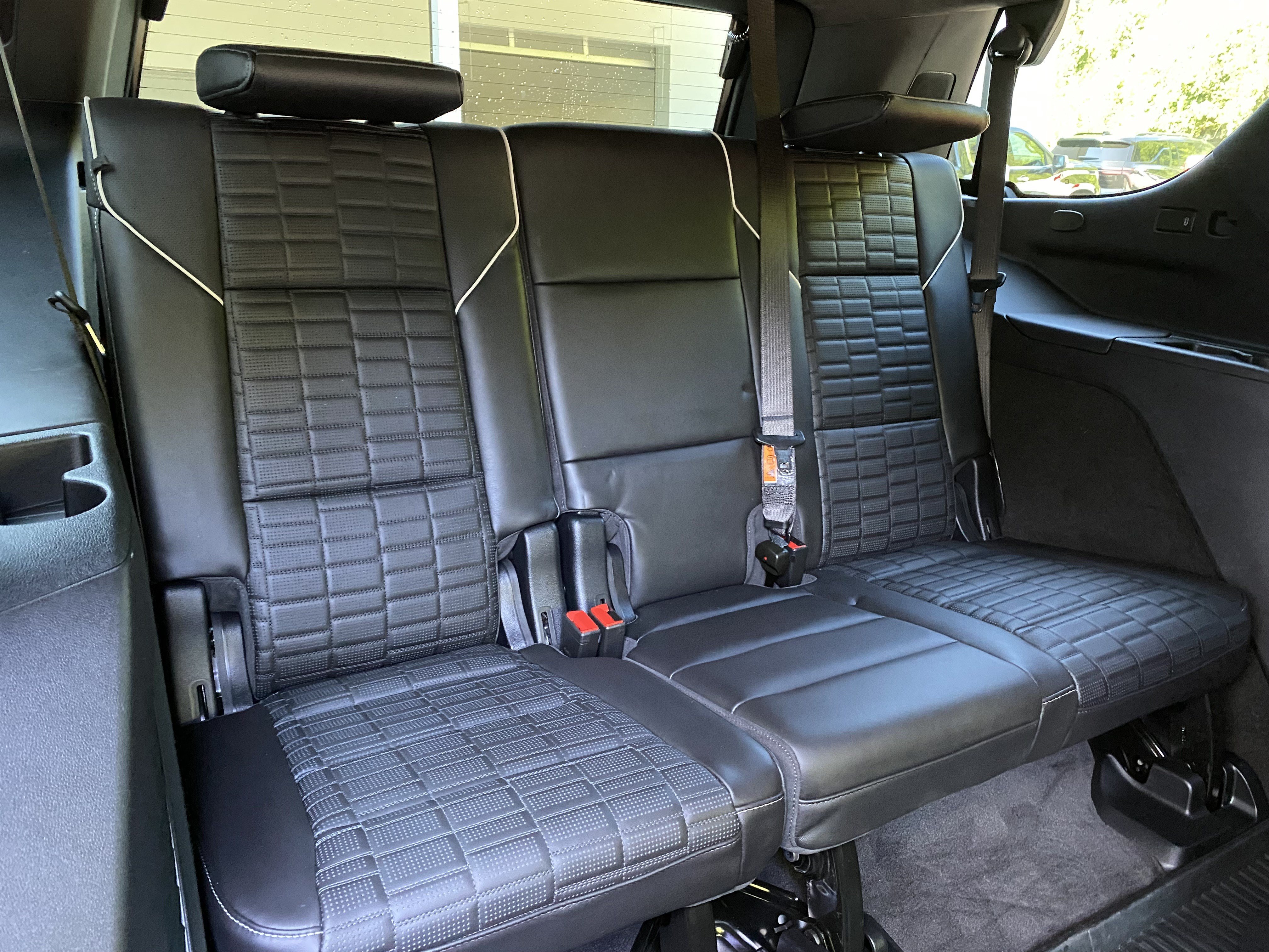 Used 2025 Cadillac Escalade Sport Platinum w/ LPO, Floor Liner Package AWD/4WD image 40
