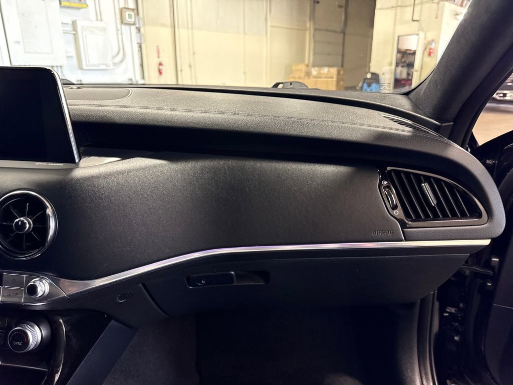 Used 2020 Kia Stinger GT2 image 11