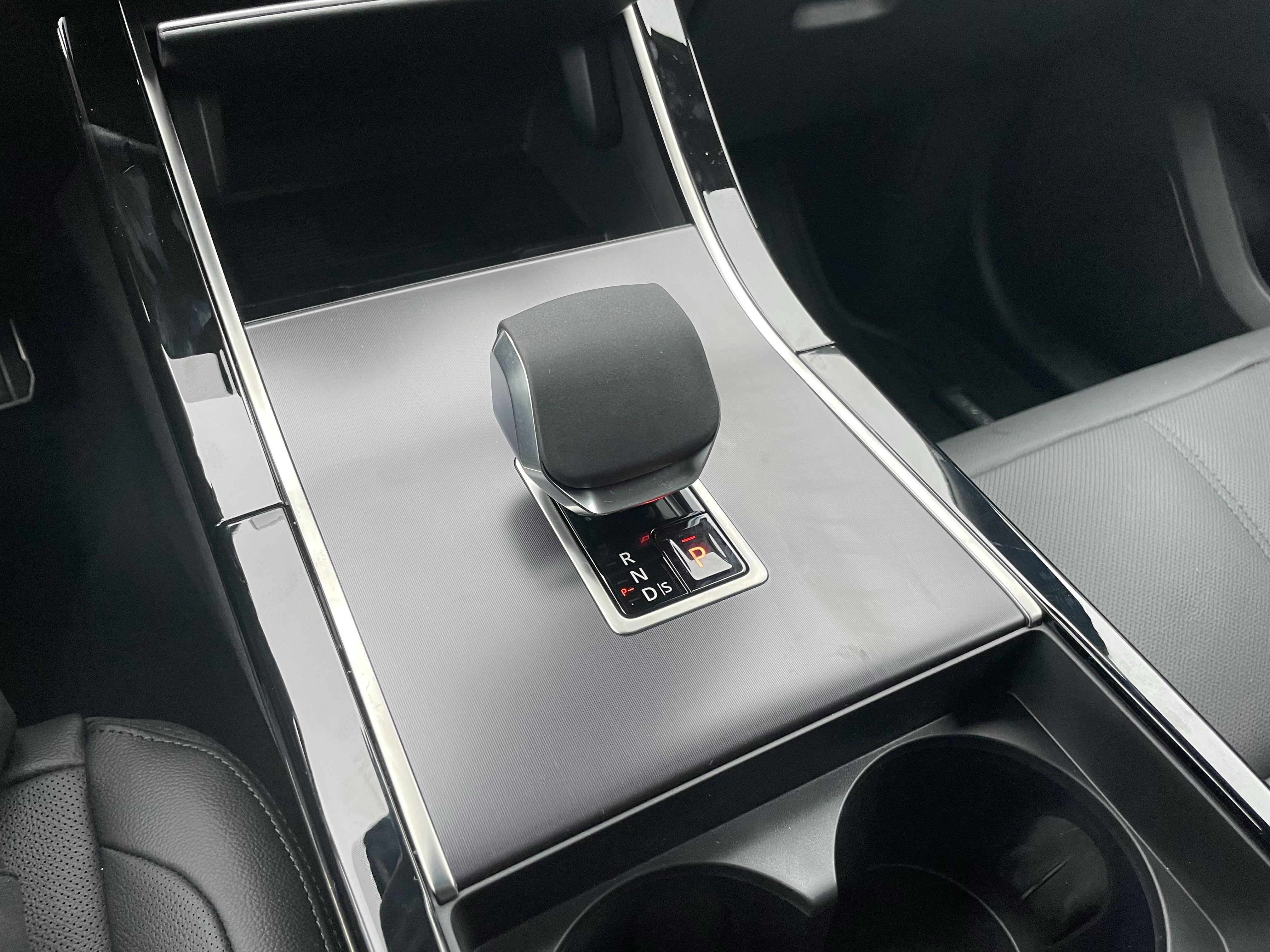 New 2026 Land Rover Range Rover Velar Dynamic SE image 20