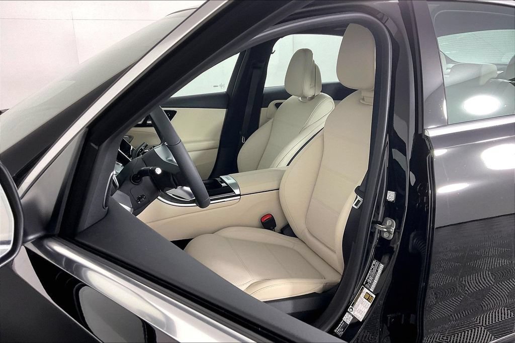 New 2026 Mercedes-Benz C 300 4MATIC Sedan image 9