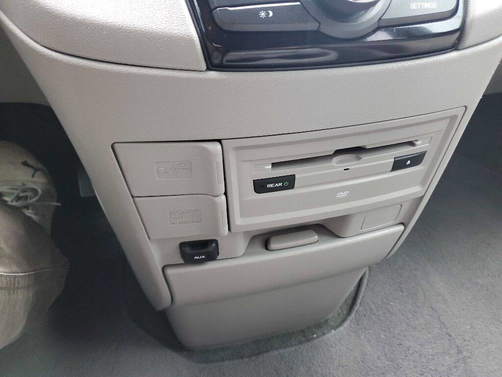 Used 2016 Honda Odyssey SE image 32