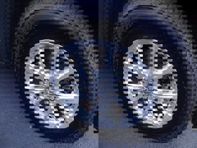 Used 2017 Jeep Cherokee Sport image 24