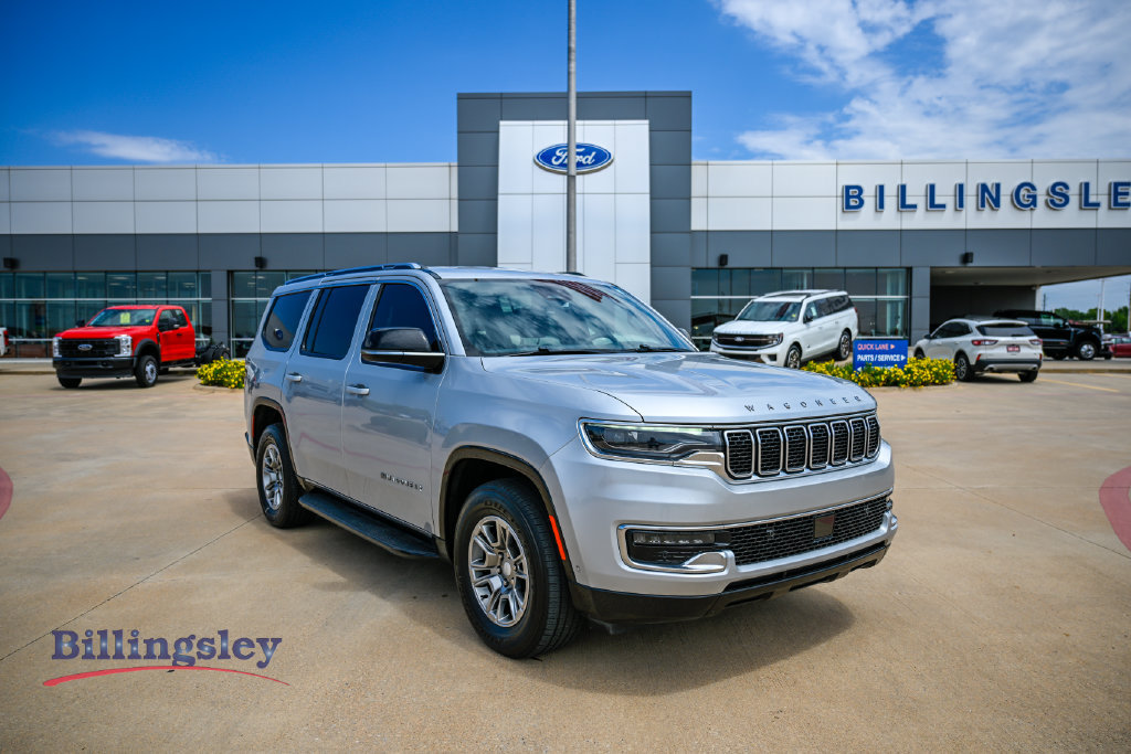 Used 2024 Jeep Wagoneer 4WD image 1