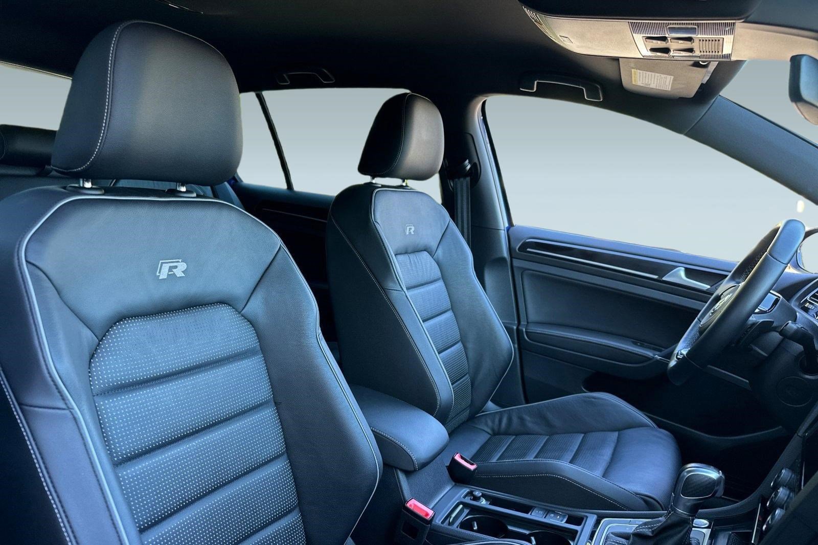 Used 2019 Volkswagen Golf R 4-Door image 32