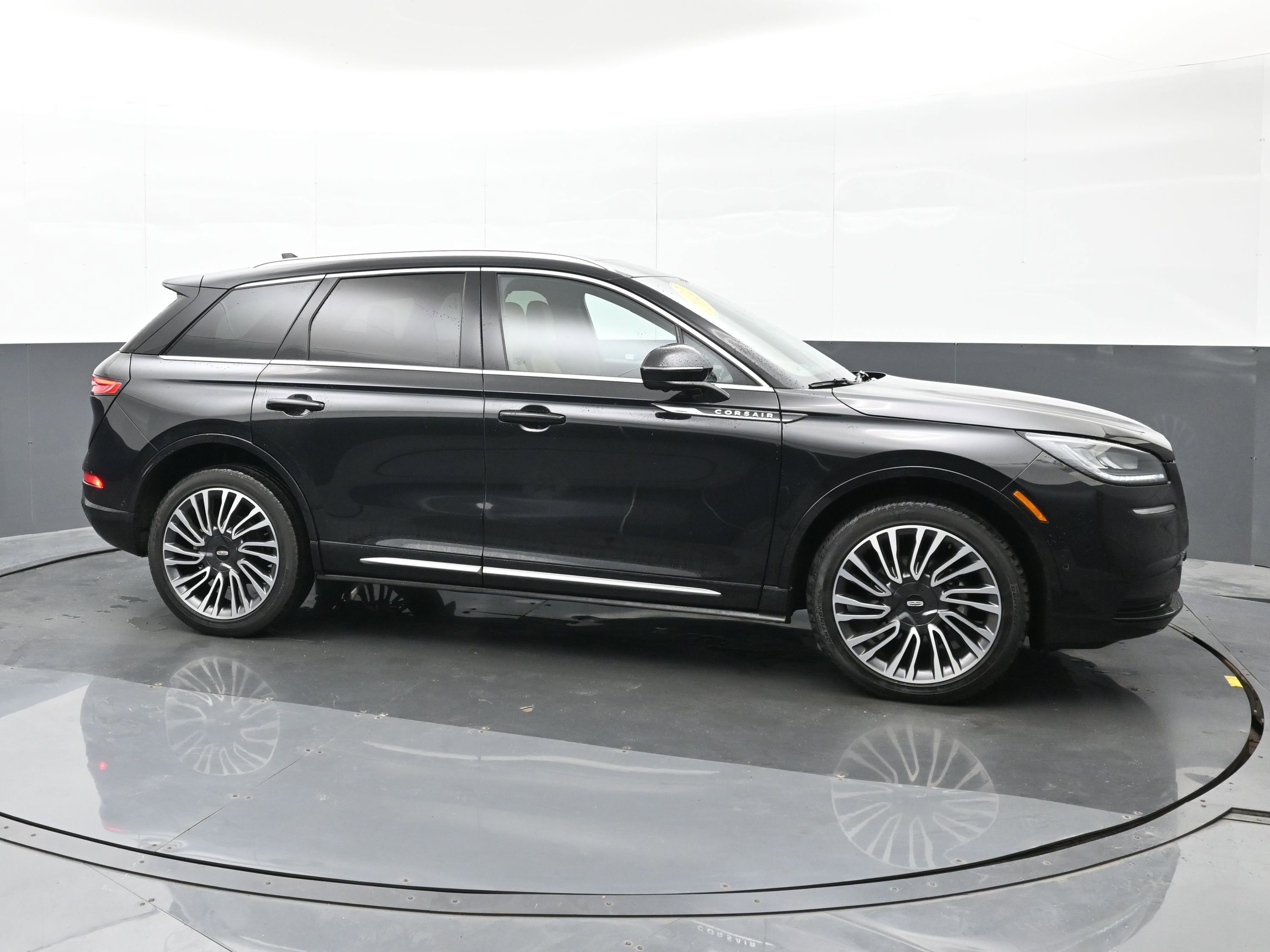 Used 2022 Lincoln Corsair Reserve w/ Equipment Group 201A image 5