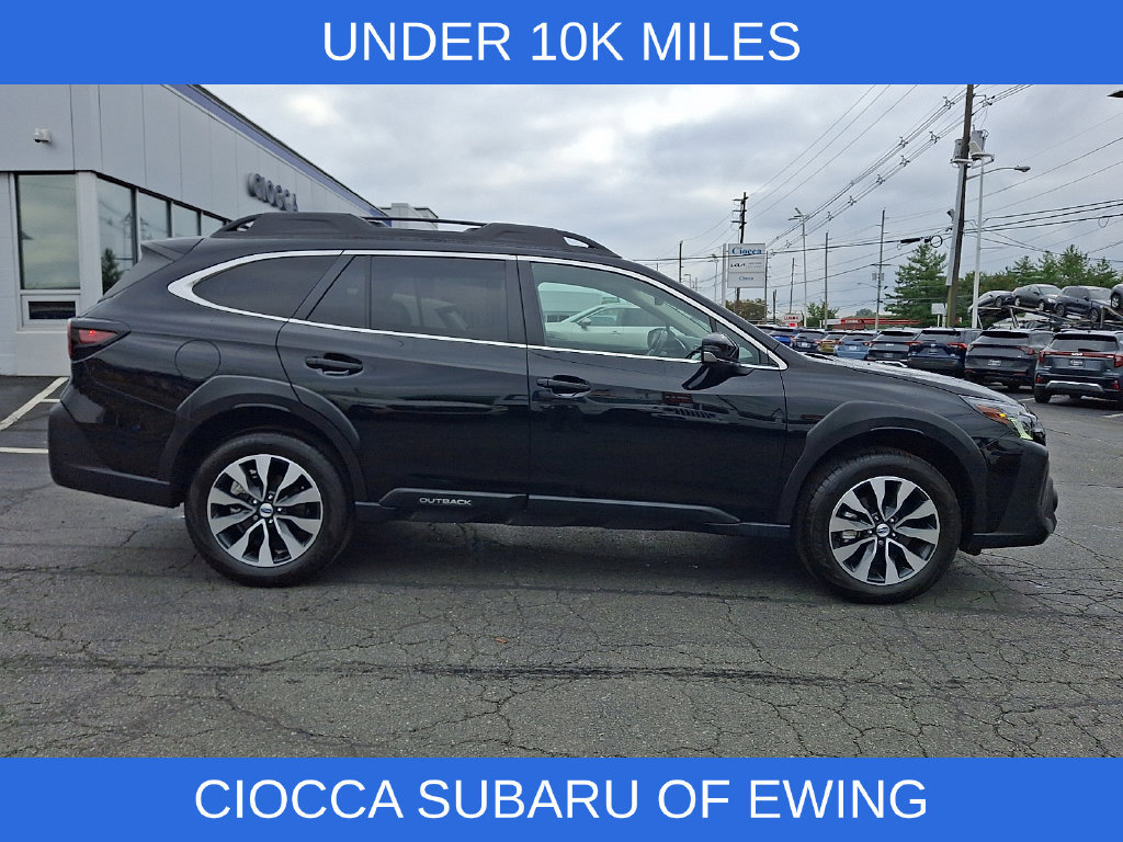 Used 2025 Subaru Outback Limited AWD/4WD image 10