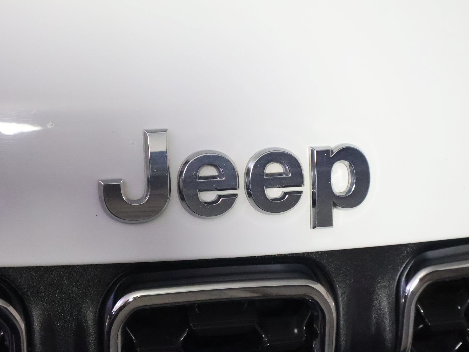 Used 2024 Jeep Compass Latitude AWD/4WD image 4