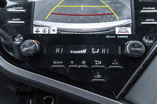 Used 2020 Toyota Camry XLE image 18