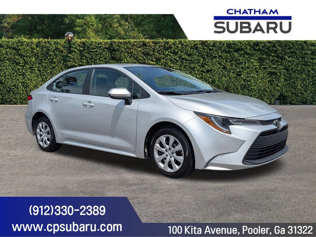 Used 2025 Toyota Corolla LE FWD image 1