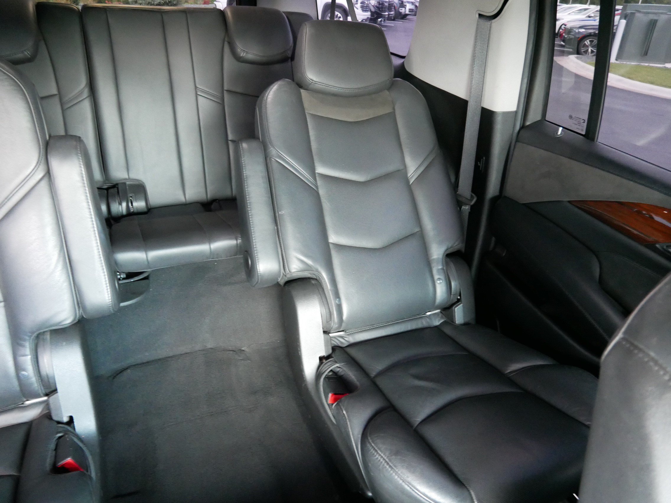 Used 2019 Cadillac Escalade ESV Luxury AWD/4WD image 15